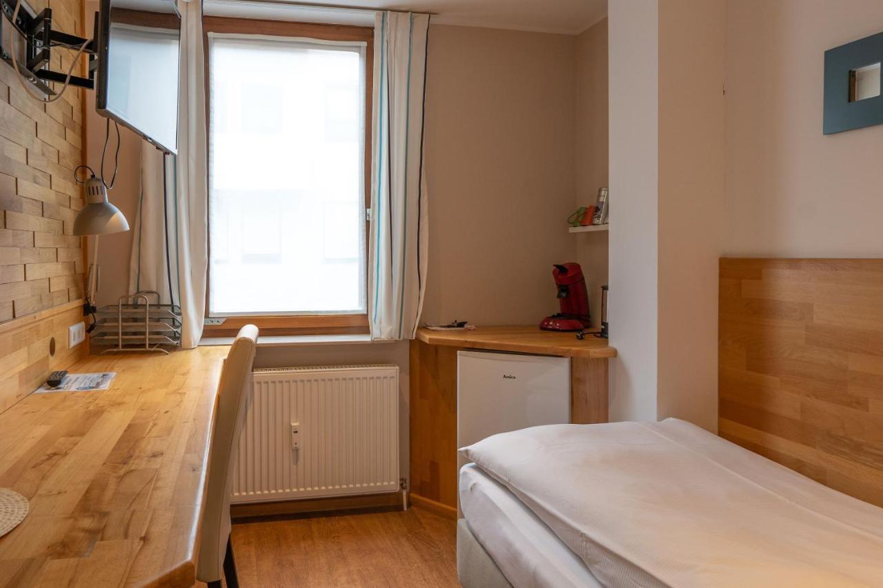 Warum Ins Hotel Neckarsulm Bagian luar foto