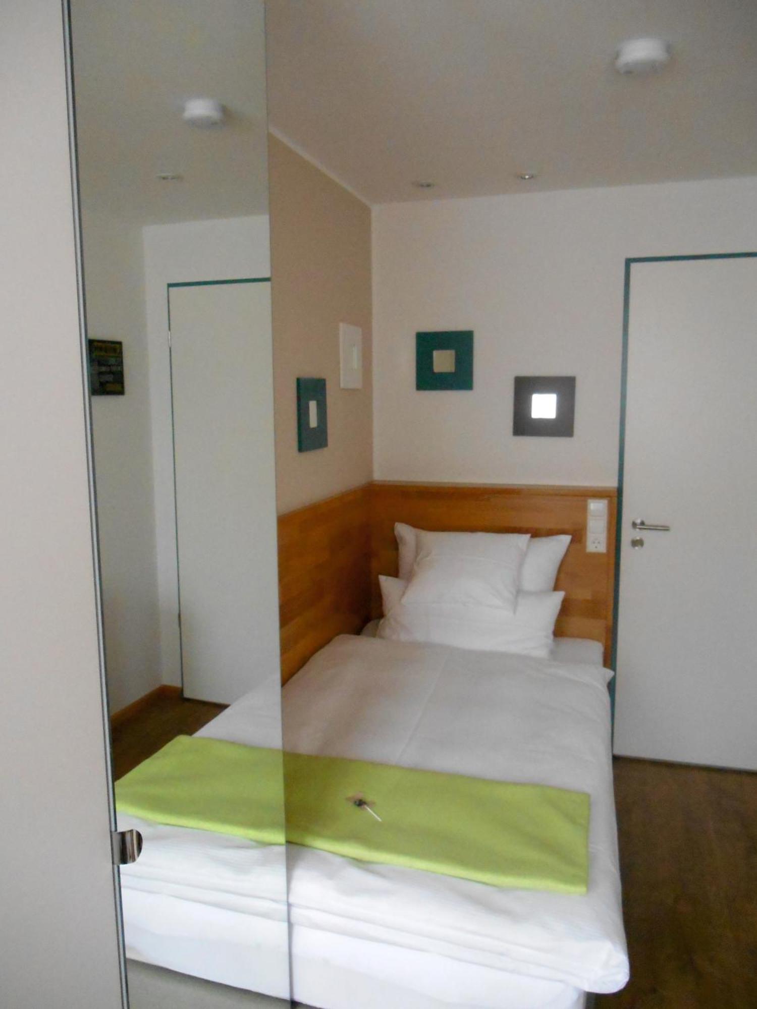 Warum Ins Hotel Neckarsulm Bagian luar foto