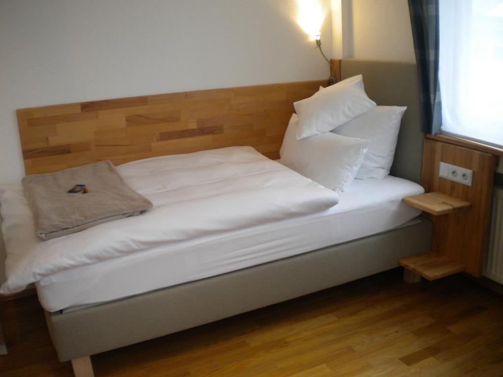Warum Ins Hotel Neckarsulm Bagian luar foto