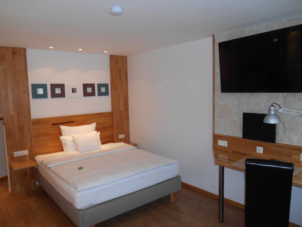Warum Ins Hotel Neckarsulm Bagian luar foto