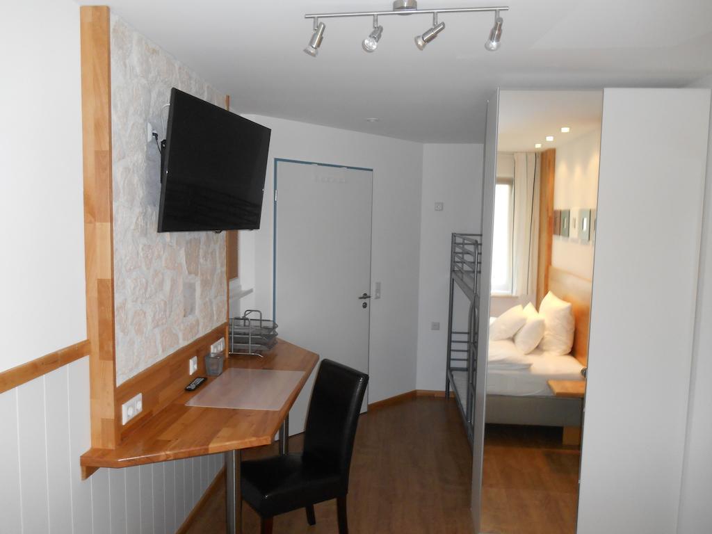 Warum Ins Hotel Neckarsulm Bagian luar foto